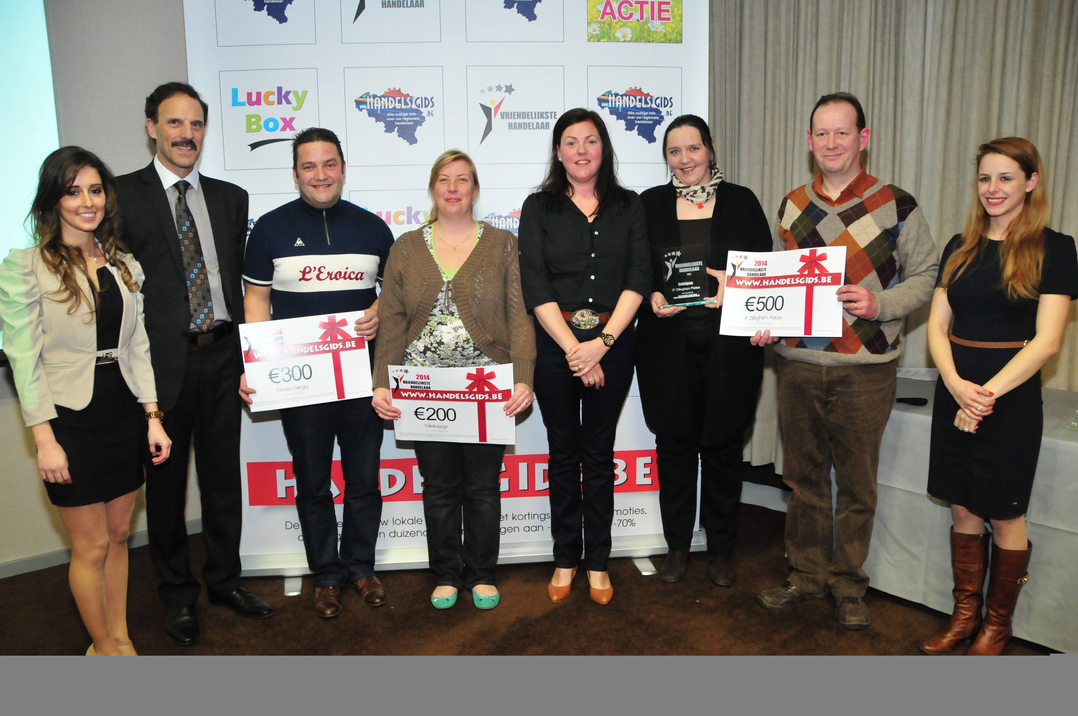 Duchinka Mettepenningen (PR Handelsgids), Luc Verheyden (CEO Handelsgids), 2de plaats: Fietsen Fangio, 3de plaats: Faliekaasje, de Vriendelijkste Handelaar van Zedelgem: IP Zilleghem Platse, Jana Vannieuwenhuyse (Vertegenwoordiger Handelsgids)