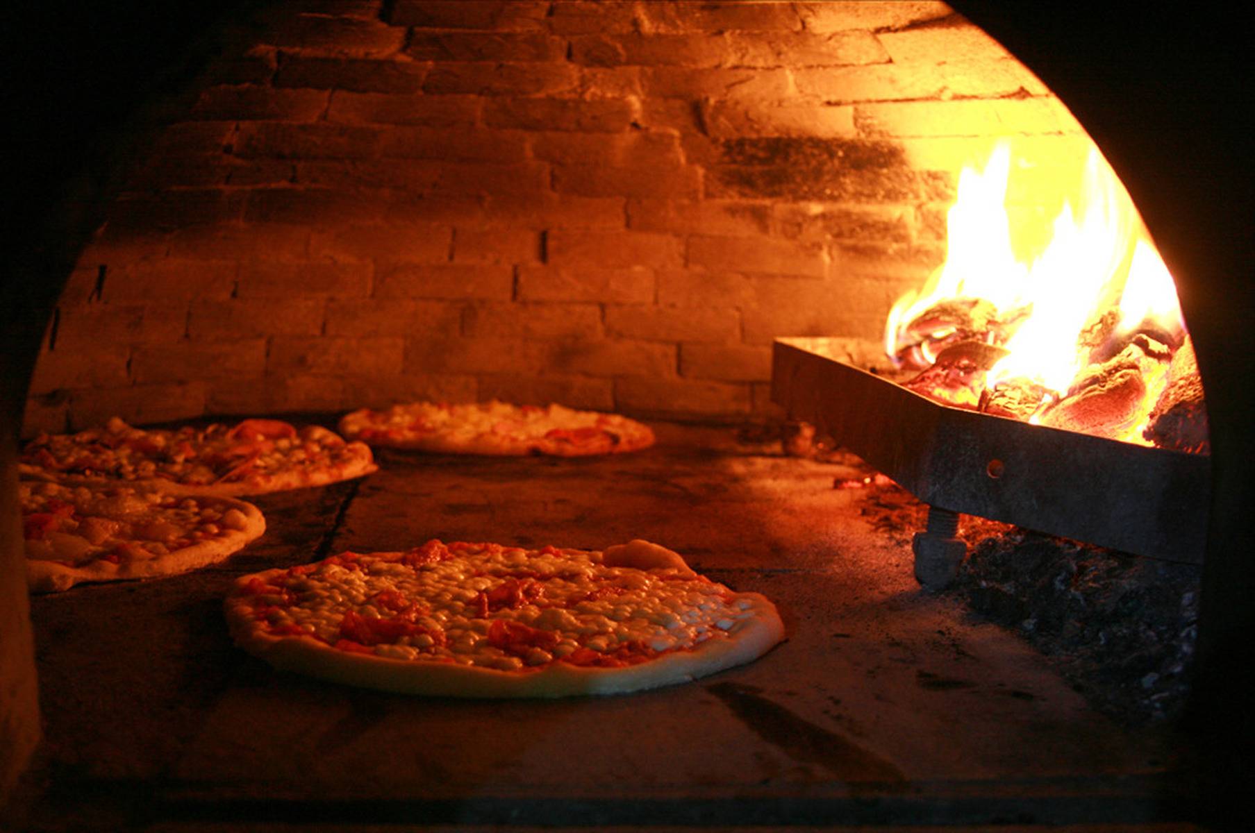 Pizza oven