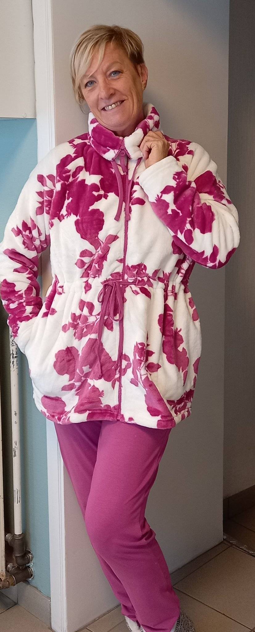 3-DELIG VELOUR SET MET T-SHIRT L/M