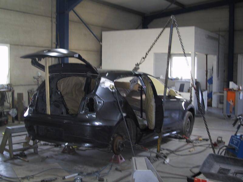 BMW 1 serie, nieuw dakvel, rondom herstellen en spuiten
