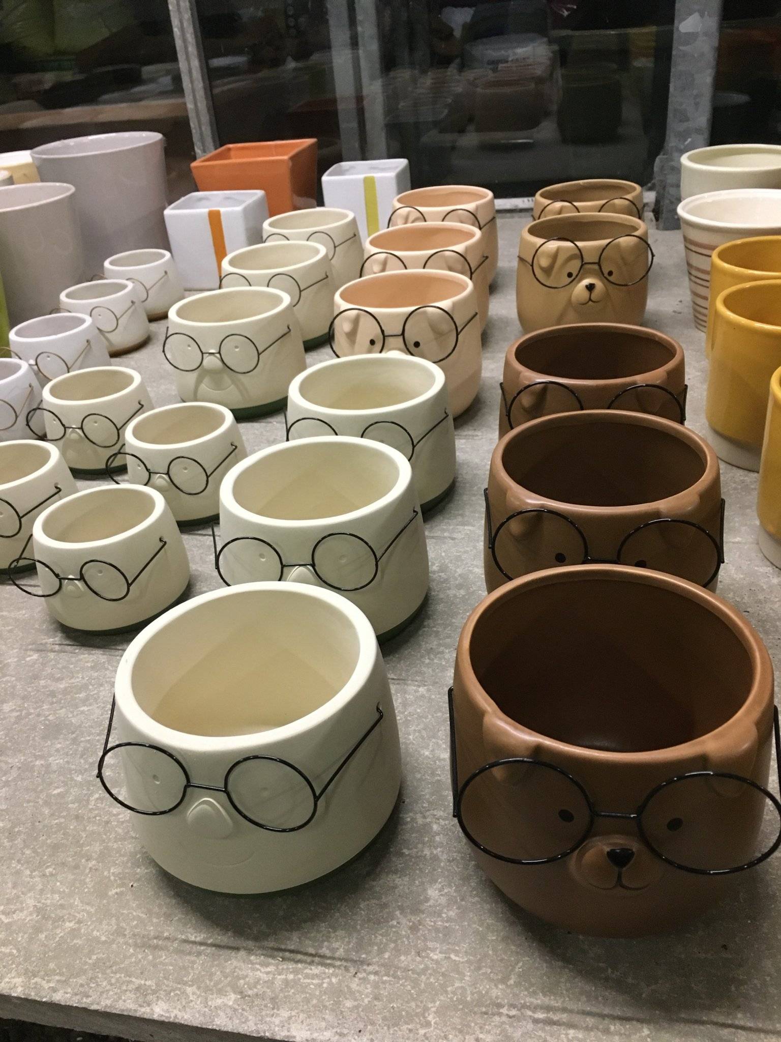 Cachepots met brilletjes