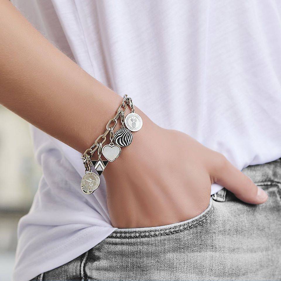 armbanden 1&euro; uitverkoop!