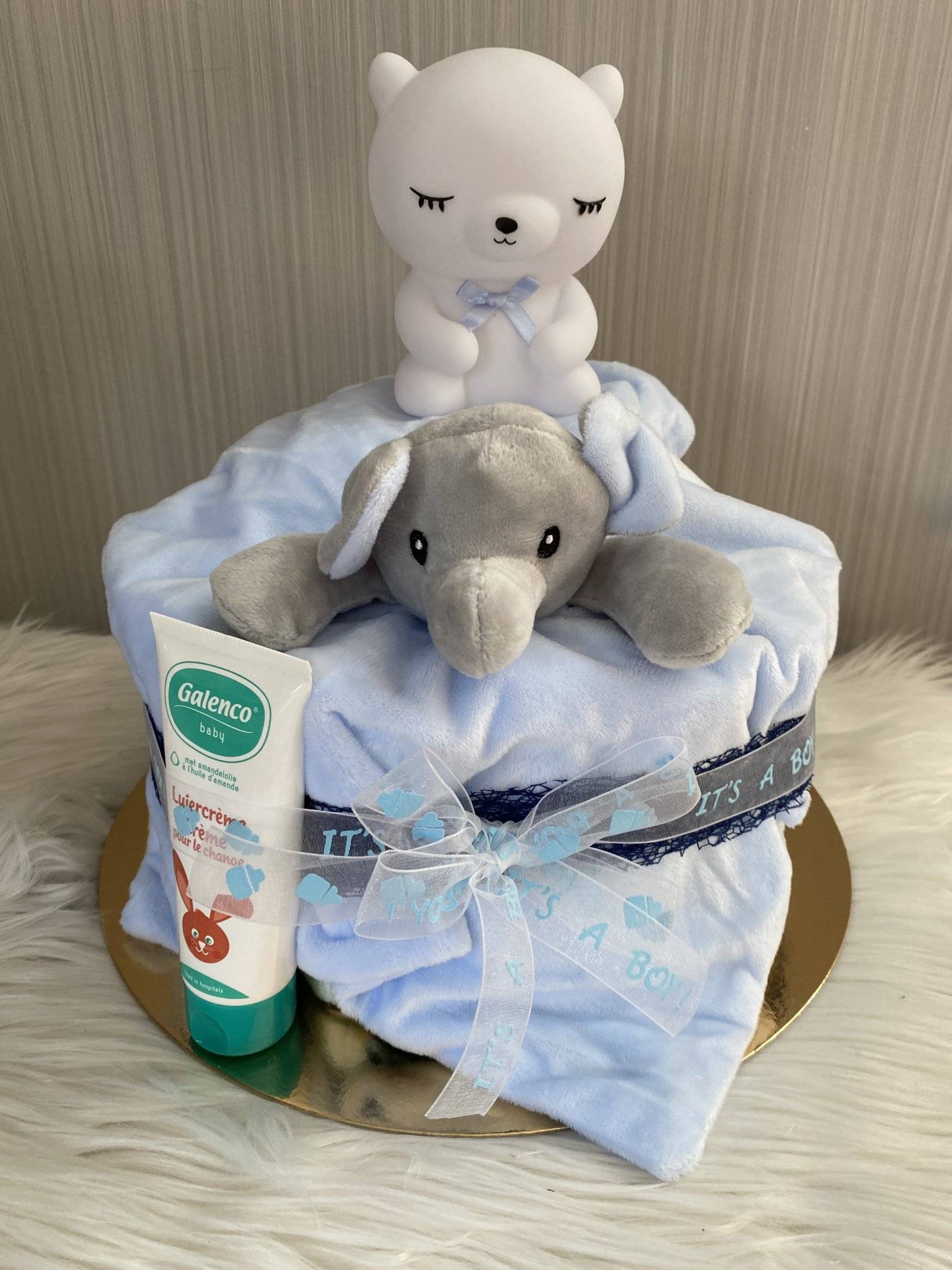 Pampertaart jongen met knuffeltje en lichtje