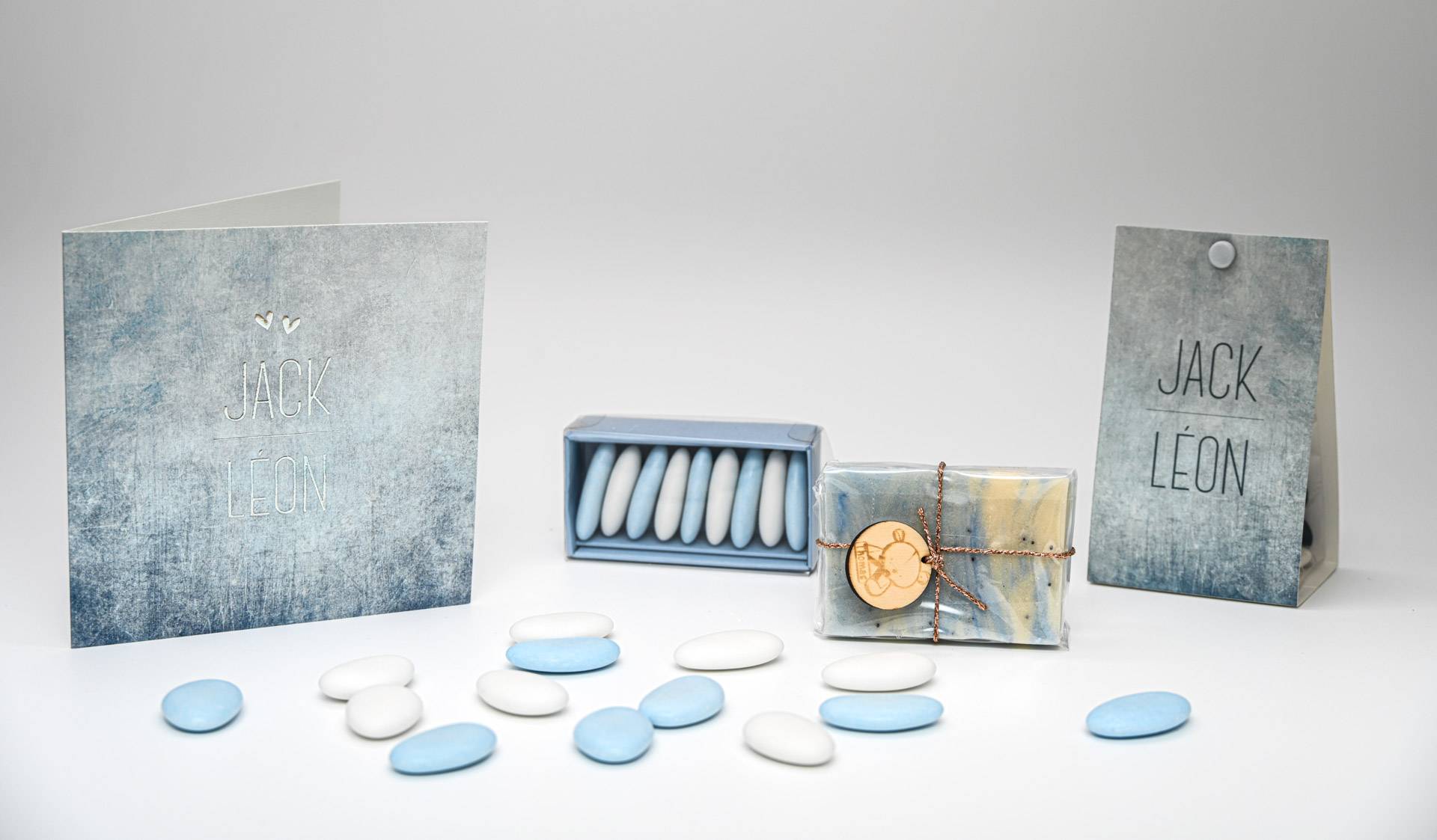 geboortekaartje en snoepzakje denim zilver foliedruk